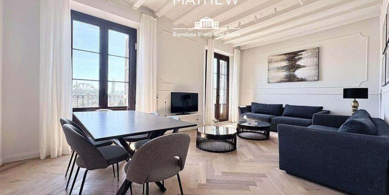 elegante-piso-de-diseno-frente-al-port-vell-con-rooftop-y-vistas-al-mar-comedor-2