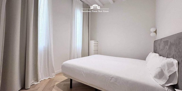 elegante-piso-de-diseno-frente-al-port-vell-con-rooftop-y-vistas-al-mar-habitacion-5