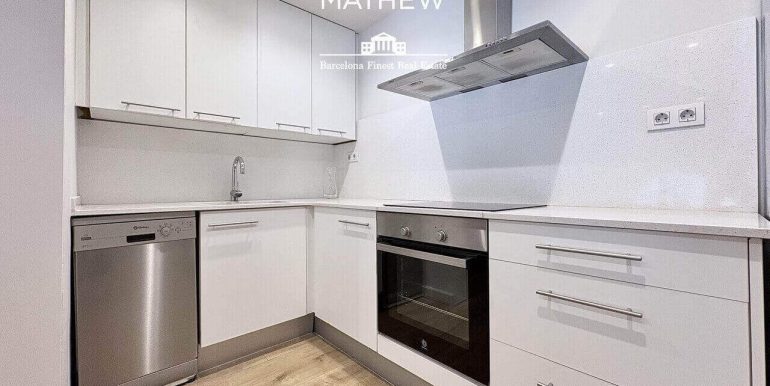 elegante-piso-en-venta-con-dos-habitaciones-a-estrenar-frente-al-port-vell-cocina-5