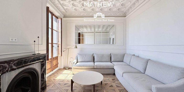 elegante-piso-en-venta-de-disenocon-dos-habitaciones-frente-al-port-vell-con-rooftop-y-vistas-al-mar-salon-4