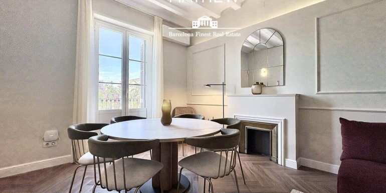 exclusiva-residencia-a-estrenar-en-venta-frente-al-port-vell-con-rooftop-premium-y-esencia-historica-salon-7