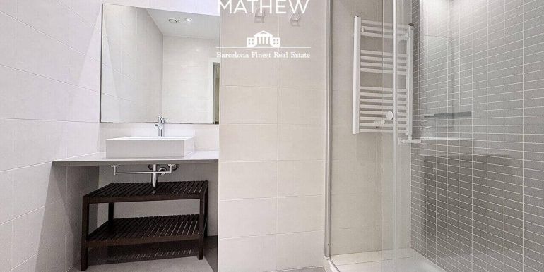 exclusivo-piso-de-diseno-en-venta-a-estrenar-con-tres-habitaciones-frente-al-port-vell-bano-1