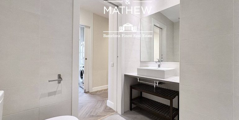exclusivo-piso-de-diseno-en-venta-a-estrenar-con-tres-habitaciones-frente-al-port-vell-bano-6