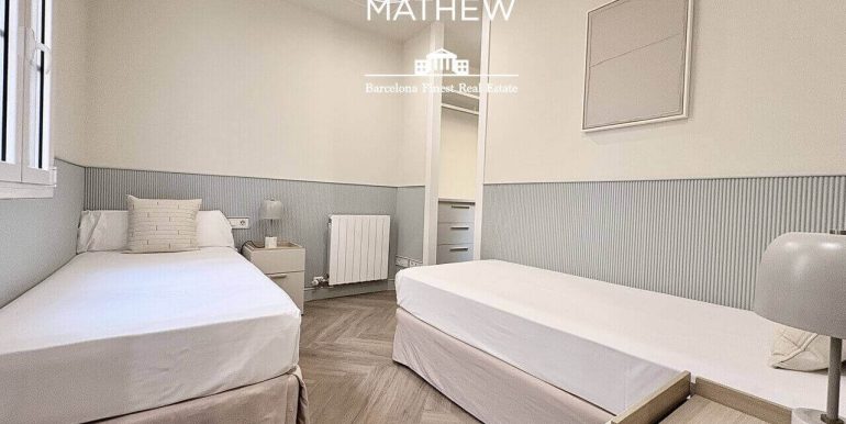 exclusivo-piso-de-diseno-en-venta-a-estrenar-con-tres-habitaciones-frente-al-port-vell-habitacion-6