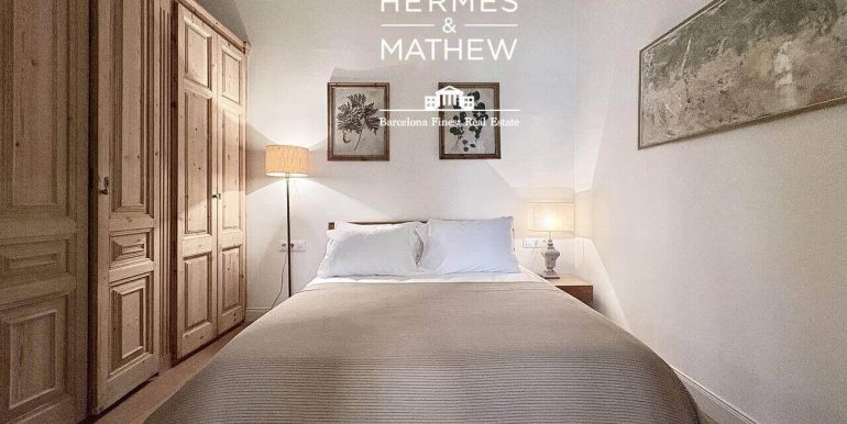 exclusivo-piso-en-venta-reformado-a-estrenar-en-el-corazon-del-barrio-gotico-habitacion-1