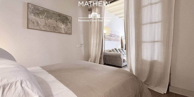 exclusivo-piso-en-venta-reformado-a-estrenar-en-el-corazon-del-barrio-gotico-habitacion-3