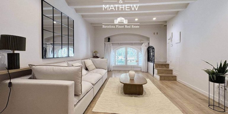 magnifico-piso-en-venta-con-una-habitacion-a-estrenar-frente-al-port-vell-salon-1