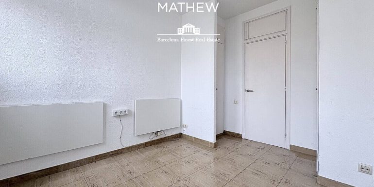piso-en-venta-alto-exterior-y-banado-por-el -sol-en-el-corazon -el-eixample-con-parking-opcional-habitacion-8