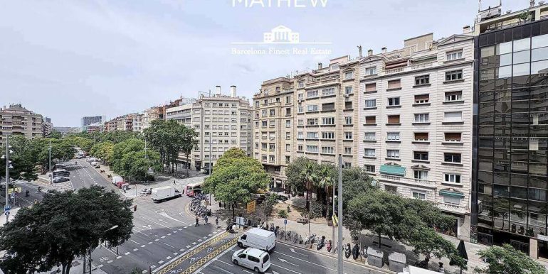 piso-en-venta-alto-exterior-y-banado-por-el -sol-en-el-corazon -el-eixample-con-parking-opcional-vistas-1