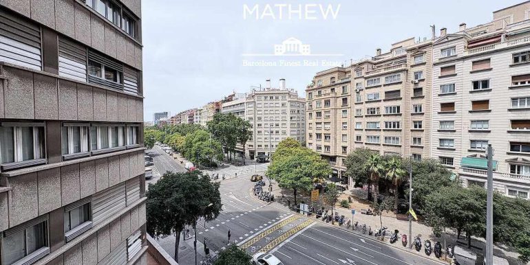 piso-en-venta-alto-exterior-y-banado-por-el -sol-en-el-corazon -el-eixample-con-parking-opcional-vistas-3