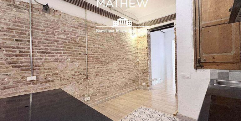 piso-en-venta-con-terraza-de-35-m2- y-gran-potencial-de-reforma-junto-als-jardins-del-turo-del-putxet-cocina-7