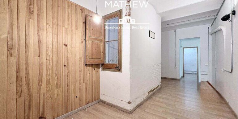 piso-en-venta-con-terraza-de-35-m2- y-gran-potencial-de-reforma-junto-als-jardins-del-turo-del-putxet-salon-1