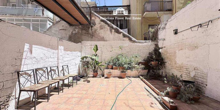 piso-en-venta-con-terraza-de-35-m2- y-gran-potencial-de-reforma-junto-als-jardins-del-turo-del-putxet-terraza-3