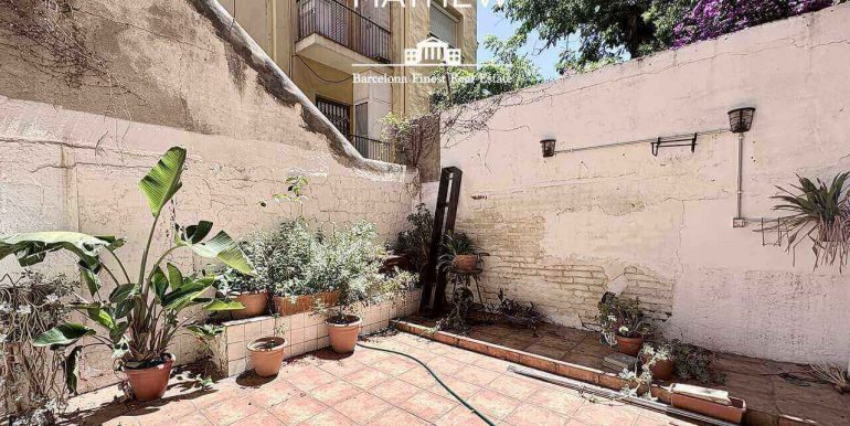 piso-en-venta-con-terraza-de-35-m2- y-gran-potencial-de-reforma-junto-als-jardins-del-turo-del-putxet-terraza-4