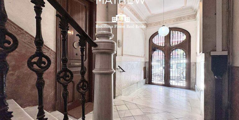piso-en-venta-con-terraza-de-35-m2- y-gran-potencial-de-reforma-junto-als-jardins-del-turo-del-putxet-zonas-comunes-1