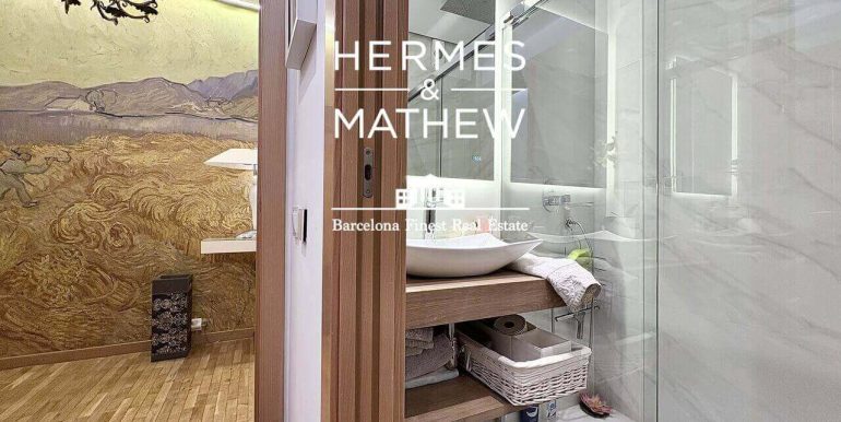 piso-en-venta-junto-a-placa-universitat-146m2-construidos-gran-balcon-soleado-4-habitaciones-y-parking-opcional-bano-5