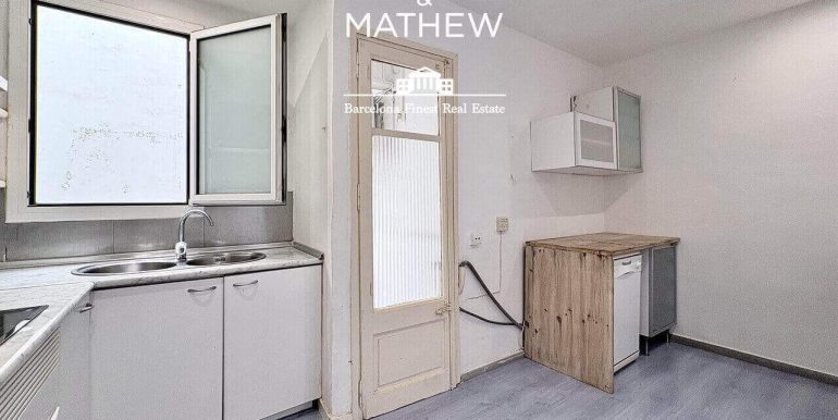 exclusivo-atico-en-venta-a-reformar-en-la-zona-alta-de-barcelona-cocina-4