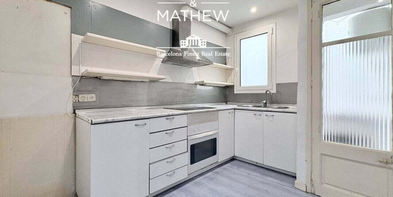 exclusivo-atico-en-venta-a-reformar-en-la-zona-alta-de-barcelona-cocina-7