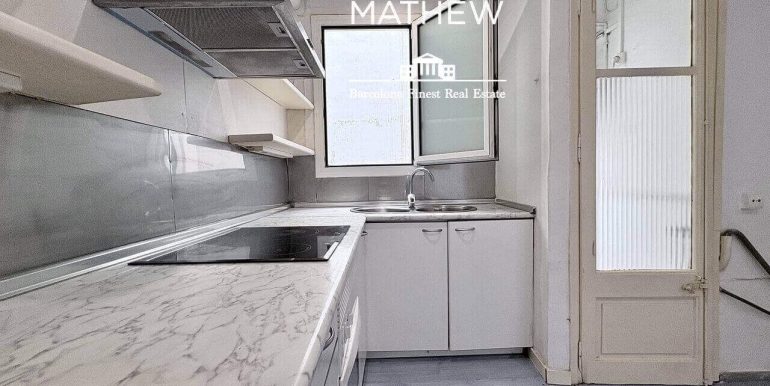 exclusivo-atico-en-venta-a-reformar-en-la-zona-alta-de-barcelona-cocina-9