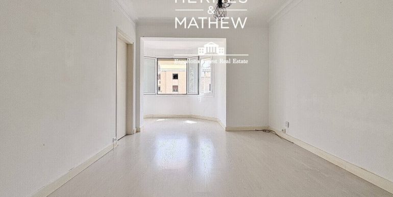 exclusivo-atico-en-venta-a-reformar-en-la-zona-alta-de-barcelona-salon-2