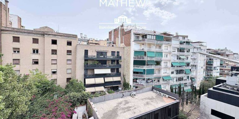 exclusivo-atico-en-venta-a-reformar-en-la-zona-alta-de-barcelona-vistas-4