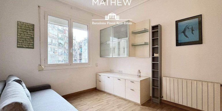 piso-de-dos-habitaciones-en-venta-junto-al-mercat-de-sant-antoni-salon-5