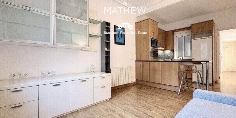 piso-de-dos-habitaciones-en-venta-junto-al-mercat-de-sant-antoni-salon-6