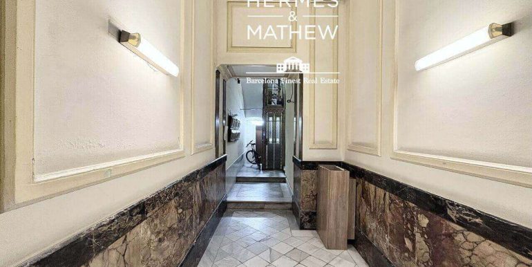 piso-de-dos-habitaciones-en-venta-junto-al-mercat-de-sant-antoni-zona-comun-1