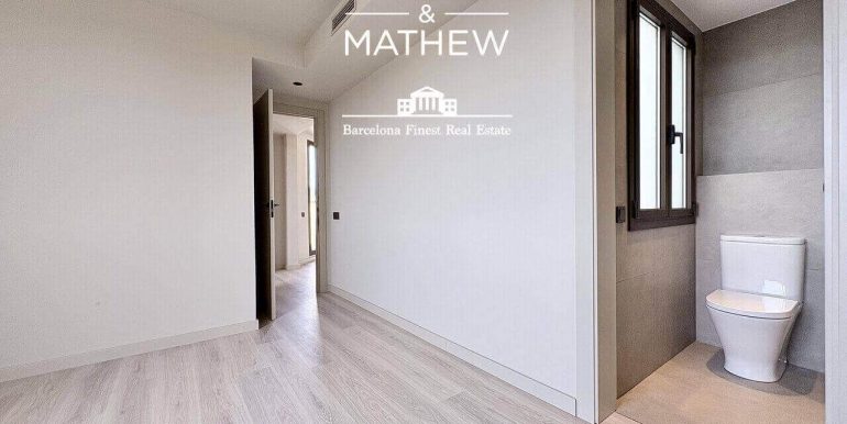 atico-de-lujo-a-estrenar-en-venta-con-terraza-y-rooftop-privado-en-el-quadrat-dor-habitacion-8