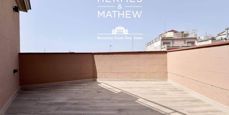 atico-de-lujo-a-estrenar-en-venta-con-terraza-y-rooftop-privado-en-el-quadrat-dor-terraza-4