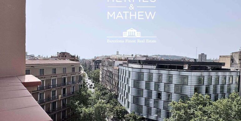 atico-de-lujo-a-estrenar-en-venta-con-terraza-y-rooftop-privado-en-el-quadrat-dor-vistas-2