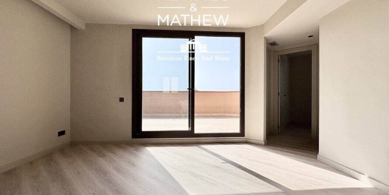atico-de-lujo-a-estrenar-en-venta-con-terraza-y-rooftop-privado-en-el-quadrat-dor-y-con-vistas-a-la-sagrada-familia-salon-3