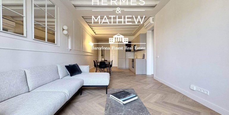 elegante-piso-en-venta-de-dos-habitaciones-y-dos-banos-en-el-born-salon-4