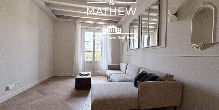 elegante-piso-en-venta-de-dos-habitaciones-y-dos-banos-en-el-born-salon-6