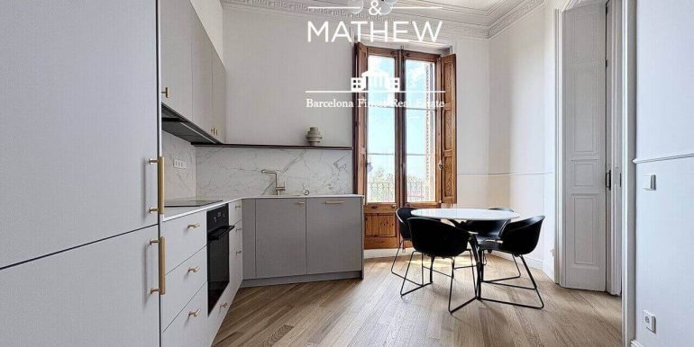 exclusivo-piso-en-venta-de-dos-habitaciones-y-dos-banos-en-el-born-·-una-joya-senorial-con-piscina-y-vistas-al-puerto-cocina-2
