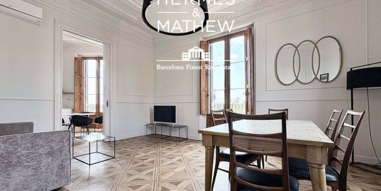 exclusivo-piso-en-venta-de-dos-habitaciones-y-dos-banos-en-el-born-·-una-joya-senorial-con-piscina-y-vistas-al-puerto-salon-5