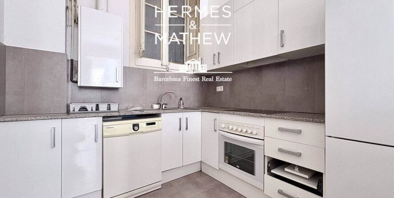 piso-en-venta-con-terraza-privada-en-el-corazon-de-sant-antoni-cocina-2