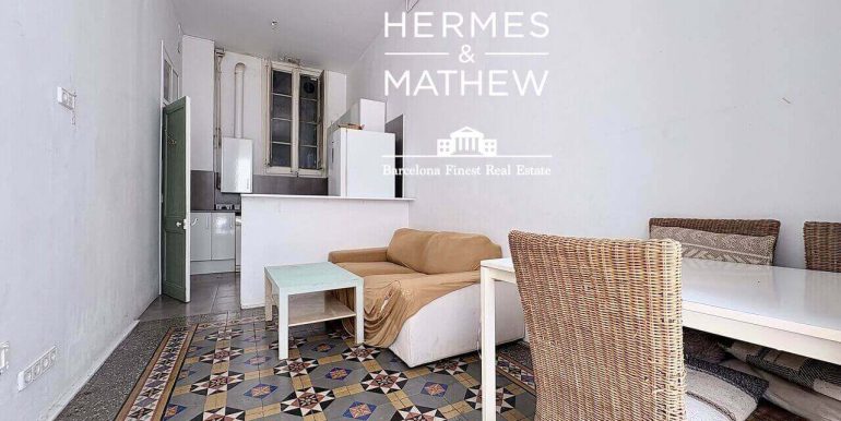 piso-en-venta-con-terraza-privada-en-el-corazon-de-sant-antoni-comedor-3