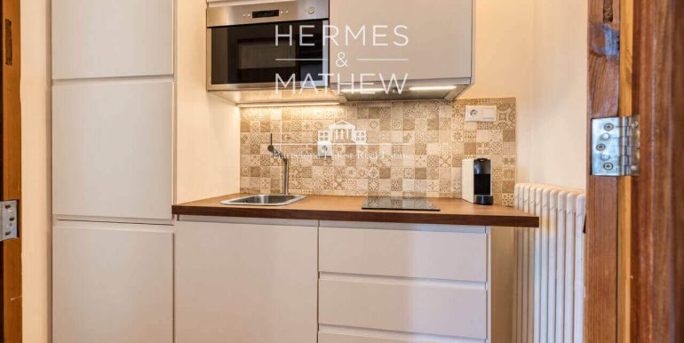 exclusivo-piso-en-venta-en-calle-santa-monica-diseno-y-esencia-arquitectonica-en-el-corazon-de-barcelona-cocina-4