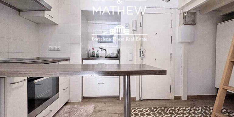 piso-en-venta-de-una-habitacion-en-el-raval-encanto-historico-y-esencia-contemporanea-cocina-4