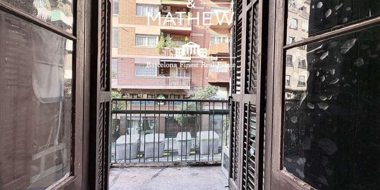 piso-en-venta-en-avenida-republica-argentina-3-habitaciones-luz-y-encanto-modernista-balcon-1