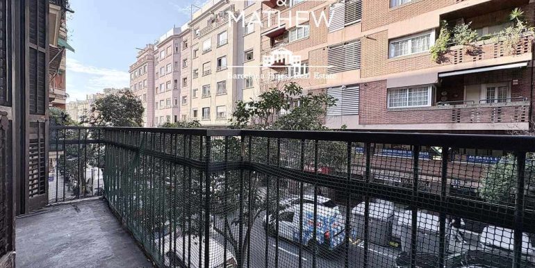 piso-en-venta-en-avenida-republica-argentina-3-habitaciones-luz-y-encanto-modernista-balcon-2