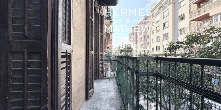 piso-en-venta-en-avenida-republica-argentina-3-habitaciones-luz-y-encanto-modernista-balcon-5