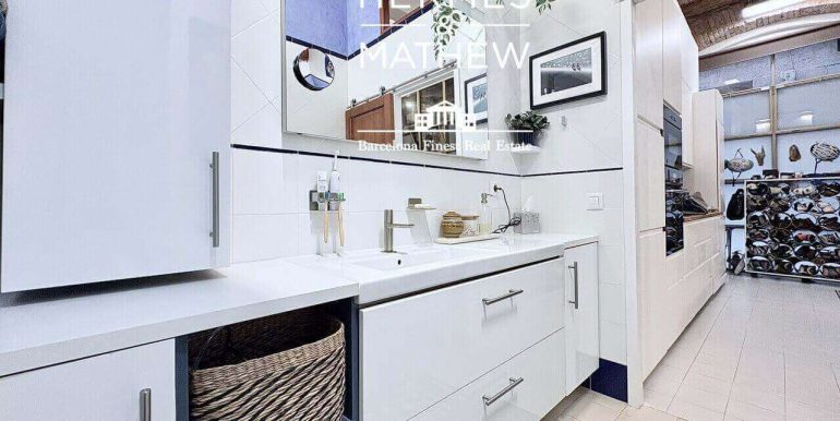 singular-propiedad-en-venta-en-el-raval- un-refugio-de-diseno-con-esencia-barcelonesa-junto-al-parallel-cocina-4