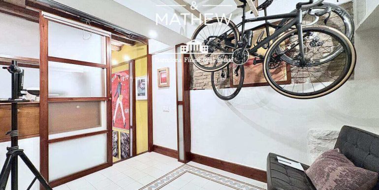 singular-propiedad-en-venta-en-el-raval- un-refugio-de-diseno-con-esencia-barcelonesa-junto-al-parallel-habitacion-7